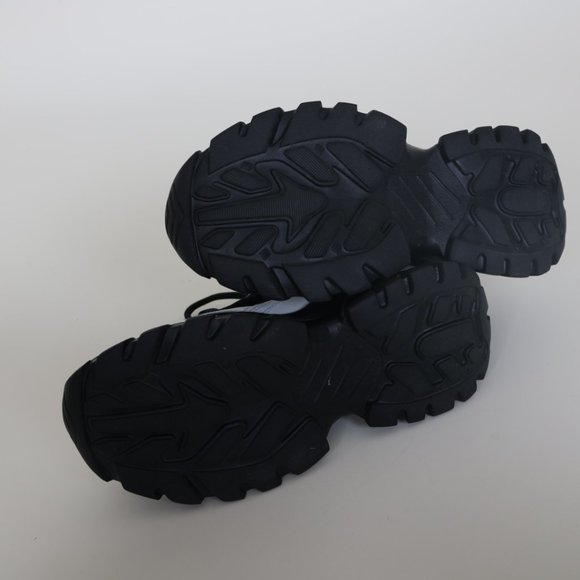 shoes - Picture 3 of 3